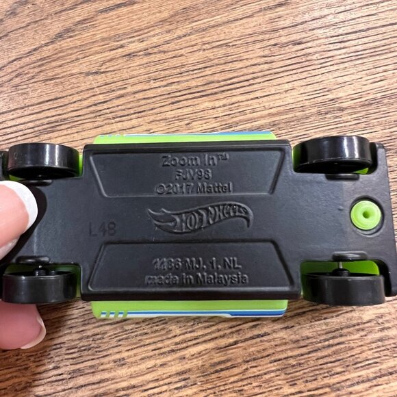 Hot Wheels Zoom In Die-Cast Car For GoPro Cameras Green/Blue Mattel 2017 - Picture 4 of 4